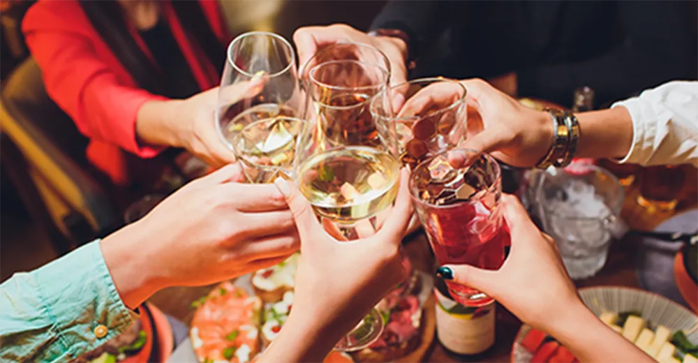 乾杯しているよ写真